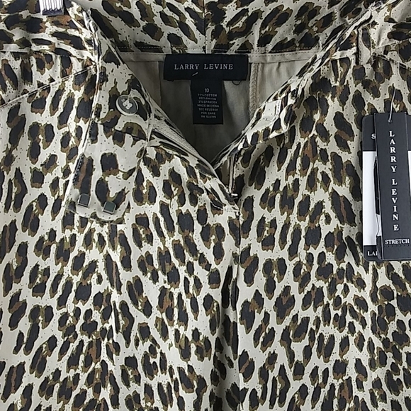 Larry Levine Natural Leopard Print Mid Rise Cuff Hem Slim Leg Cropped Pant - Picture 8 of 15